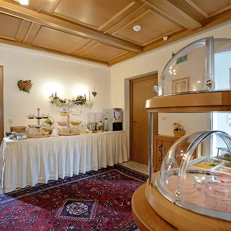 Szálloda Garni Jennewein Mayrhofen