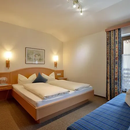 Szálloda Garni Jennewein Mayrhofen