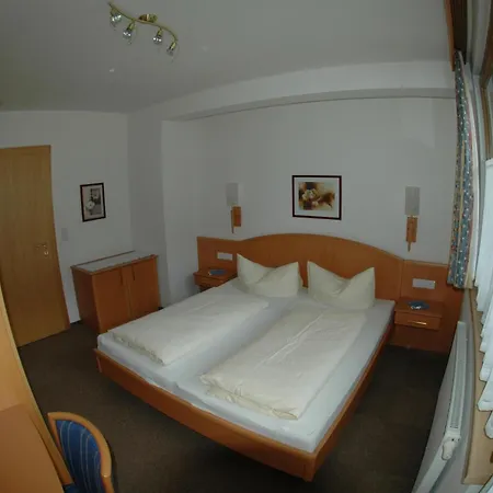 Garni Jennewein Hotel