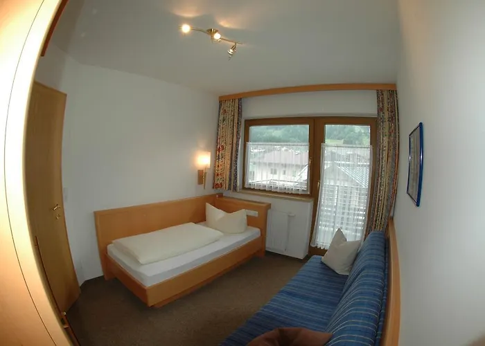 Отель Garni Jennewein 3*