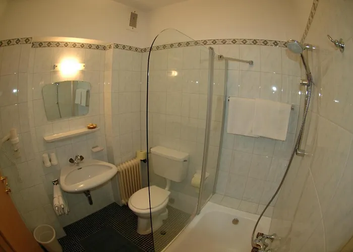 Отель Garni Jennewein 3*